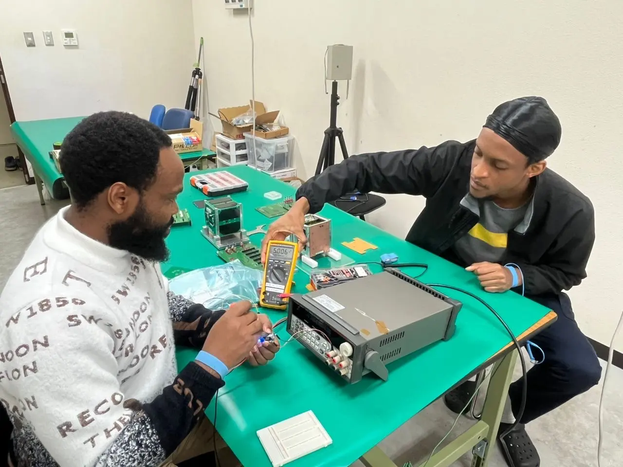 宇宙発電所(田中 資幸 作) JICAトピックス：【JICA×JAXA連携10年】国際開発と宇宙開発の架け橋に